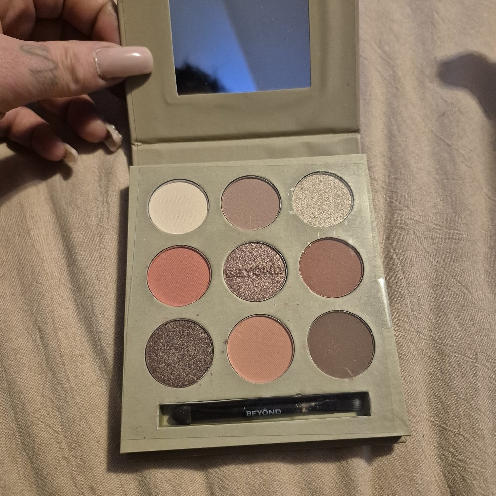 Nib makeup bundle - Picture 9 of 14